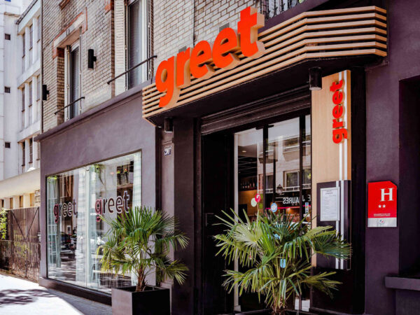 Entrée du Greet hôtel Boulogne-Billancourt Paris, rénové et écoresponsable