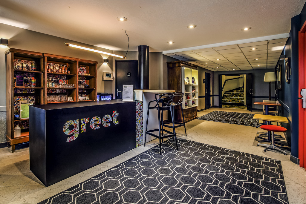 L'accueil du greet hotel La Teste Bassin d'Arcachon, hébergement cyclotourisme labellisé 